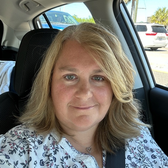 Meet your Posher, Pamela - Picture 2 of 16